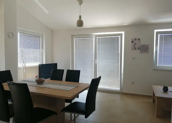 Kuca Za Odmor Postonjski بيت للعطل ماسلينتسا