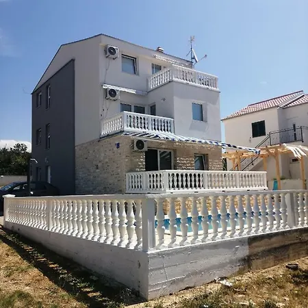 Kuca Za Odmor Postonjski